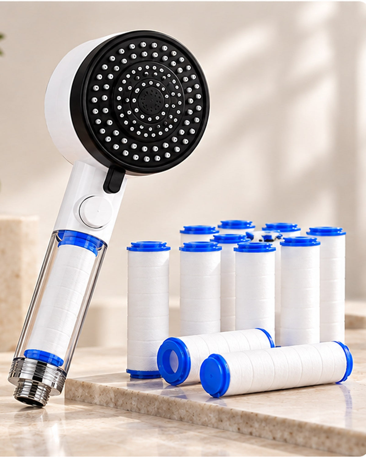 Cabezal de ducha filtrante junto al pack de 10 filtros de recambio